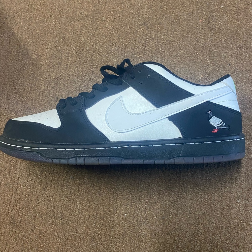 Nike SB Panda Pigeon Dunks